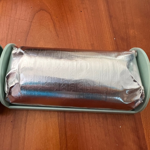 New Clinique Facial Soap with Mint Green Tray - Picture 2 of 3